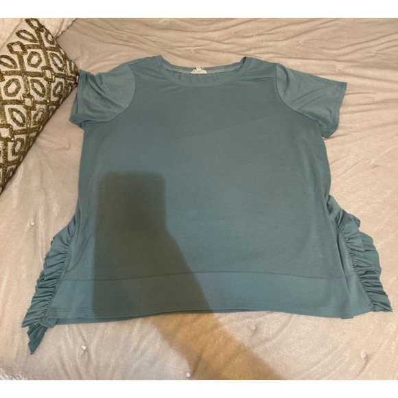 Cupio Tops - Cupio Women 1X Light Teal Top short sleeve shirt. Cute ruffles on the side!